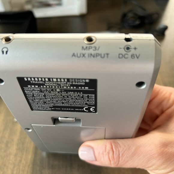 🔔The Sharper Image ȘI721 Travel Soother 20 Radio Alarm Clock🔔 - Picture 13 of 17